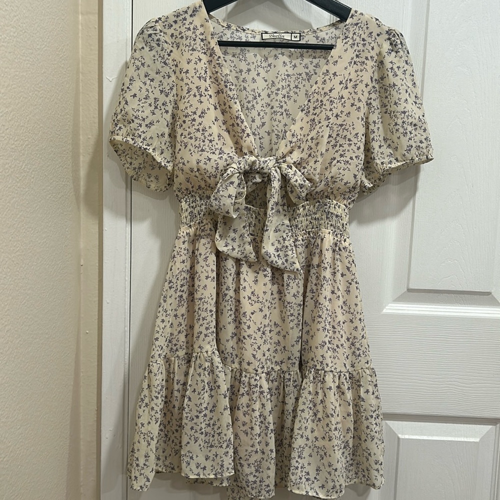Mesh creamy dress with purple flowers
